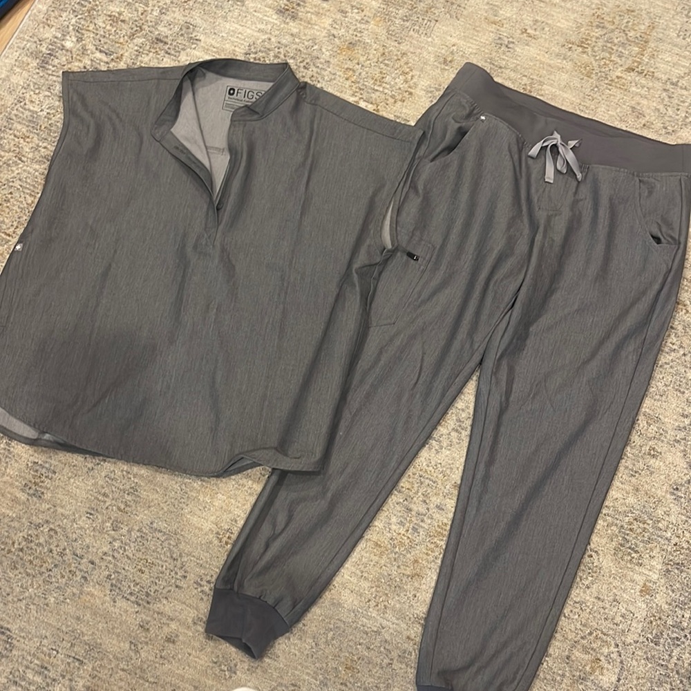 Figs scrubs, great shape